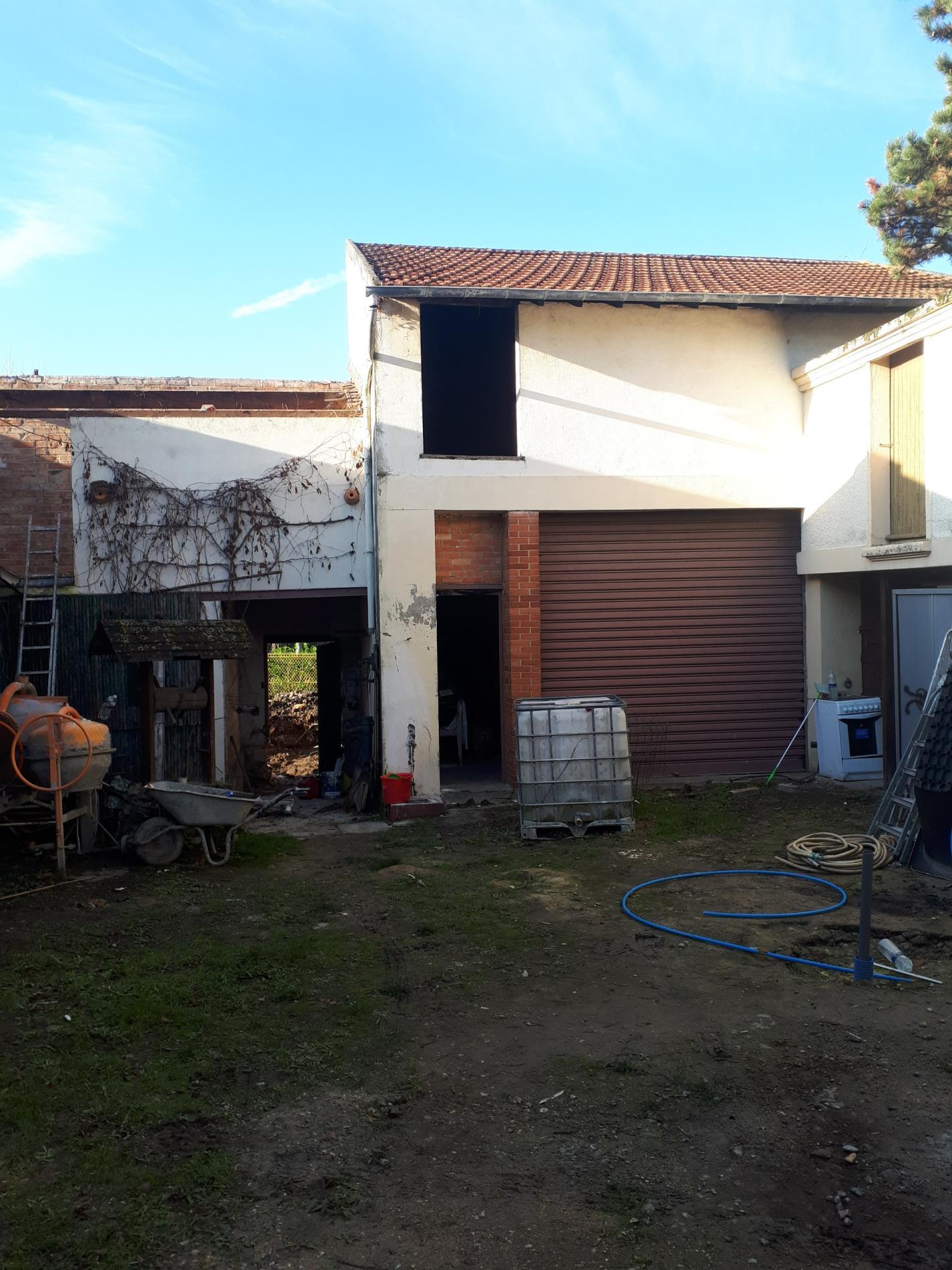 Terrassement , maçonnerie, enduit exterieurAgrandissement, rehaussement, toiture ,menuiserie extérieure , menuiserie interieure, électricité , plomberie ,isolation , cloisonnement , carrelage ,enduit , peinture